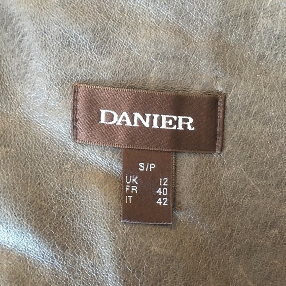 Danier Leather Sherpa lined jacket - Picture 5 of 5